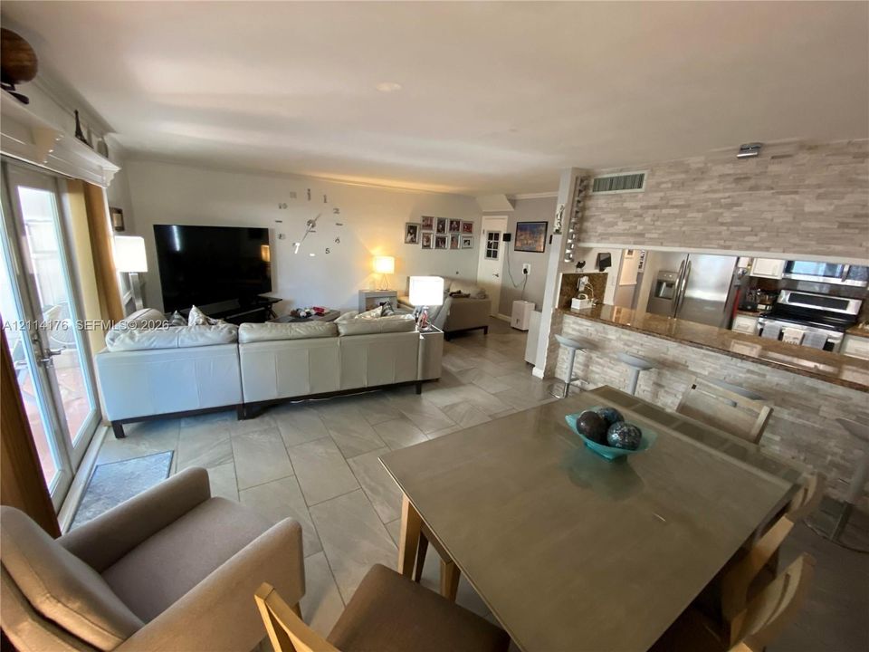 На продажу: $459,000 (2 спален, 2 ванн, 1452 Квадратных фут)