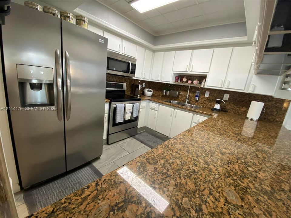 На продажу: $459,000 (2 спален, 2 ванн, 1452 Квадратных фут)