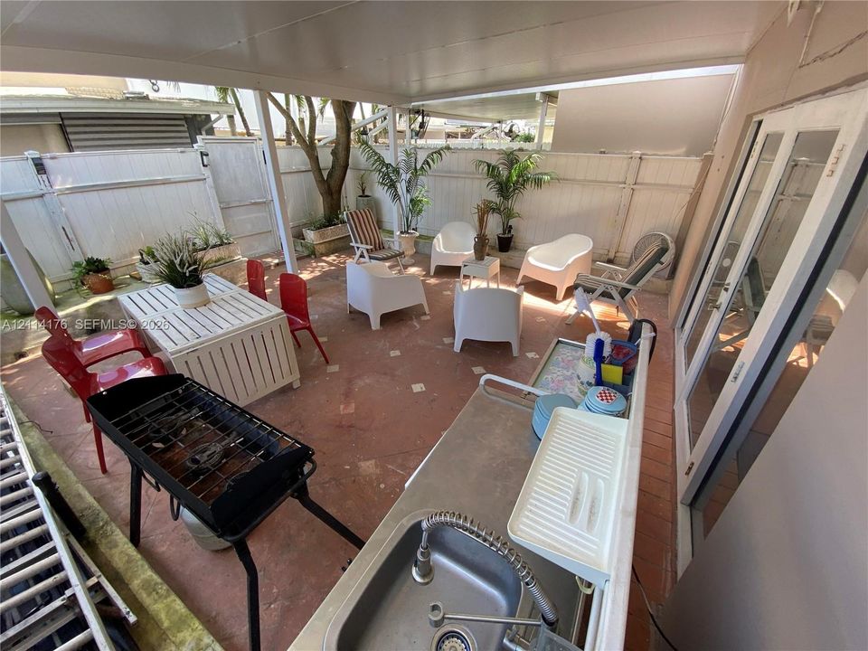 На продажу: $459,000 (2 спален, 2 ванн, 1452 Квадратных фут)