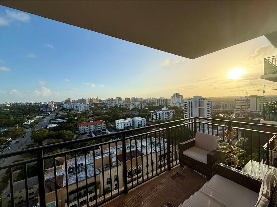 For Rent: $3,100 (1 beds, 1 baths, 797 Square Feet)