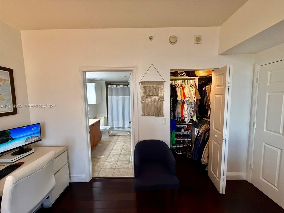 For Rent: $3,100 (1 beds, 1 baths, 797 Square Feet)