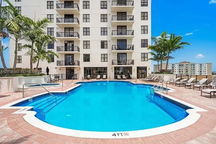 For Rent: $3,100 (1 beds, 1 baths, 797 Square Feet)