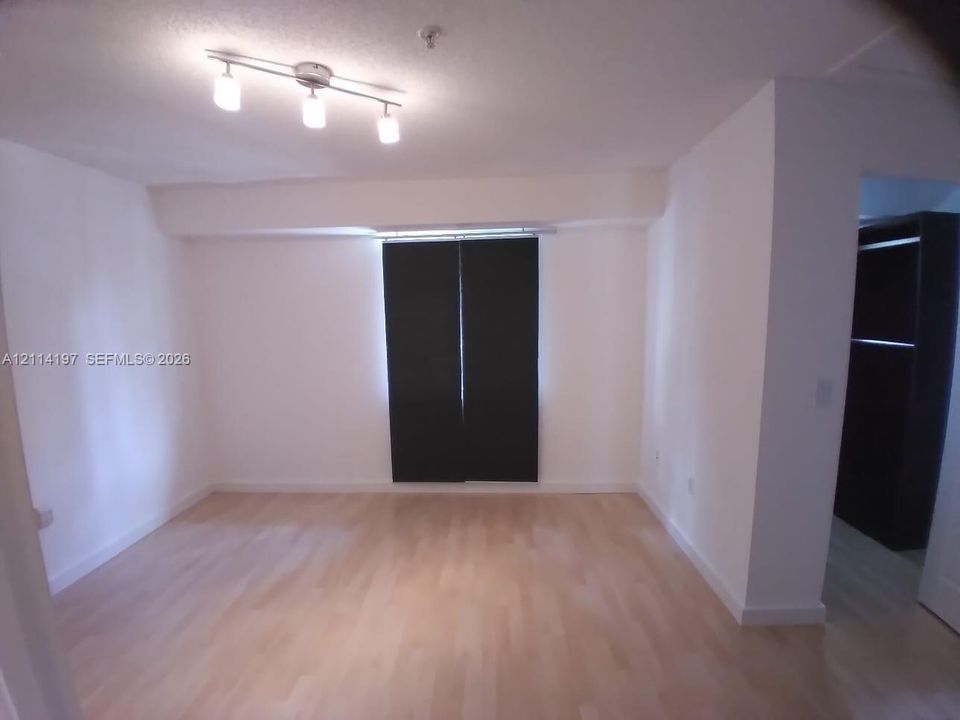 For Sale: $460,000 (2 beds, 2 baths, 1361 Square Feet)