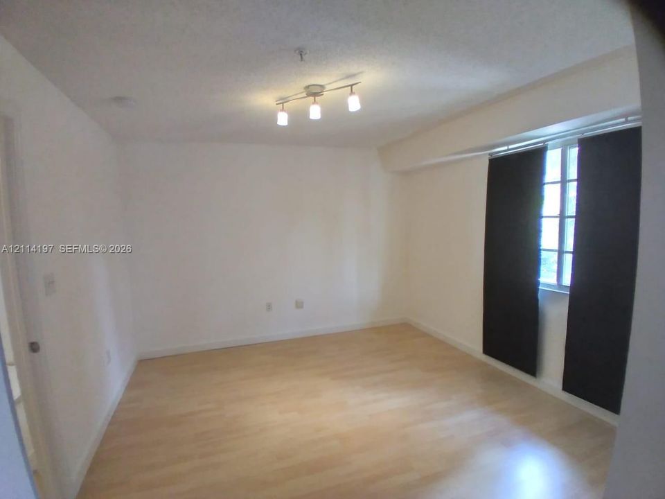 For Sale: $460,000 (2 beds, 2 baths, 1361 Square Feet)