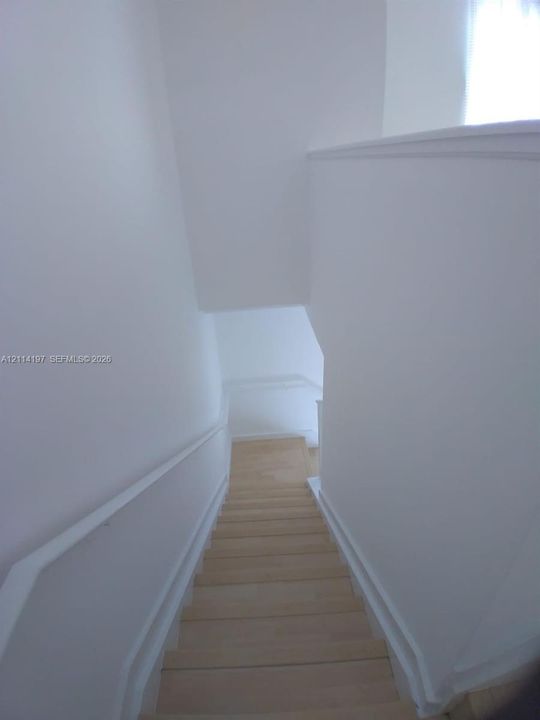 For Sale: $460,000 (2 beds, 2 baths, 1361 Square Feet)