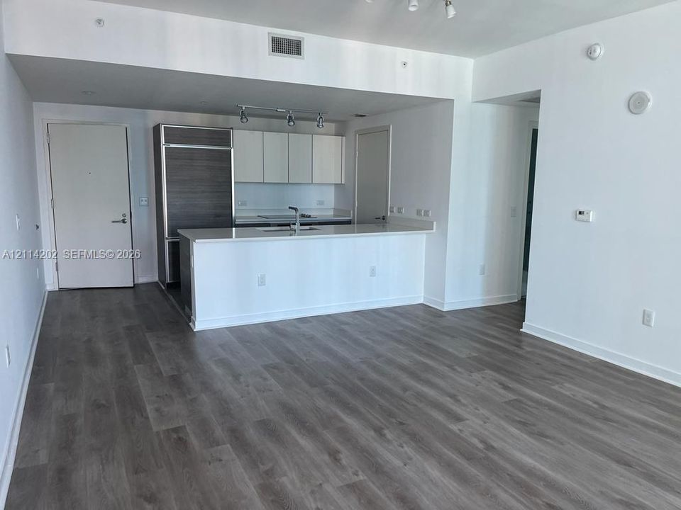 В аренду: $3,300 (1 спален, 1 ванн, 769 Квадратных фут)