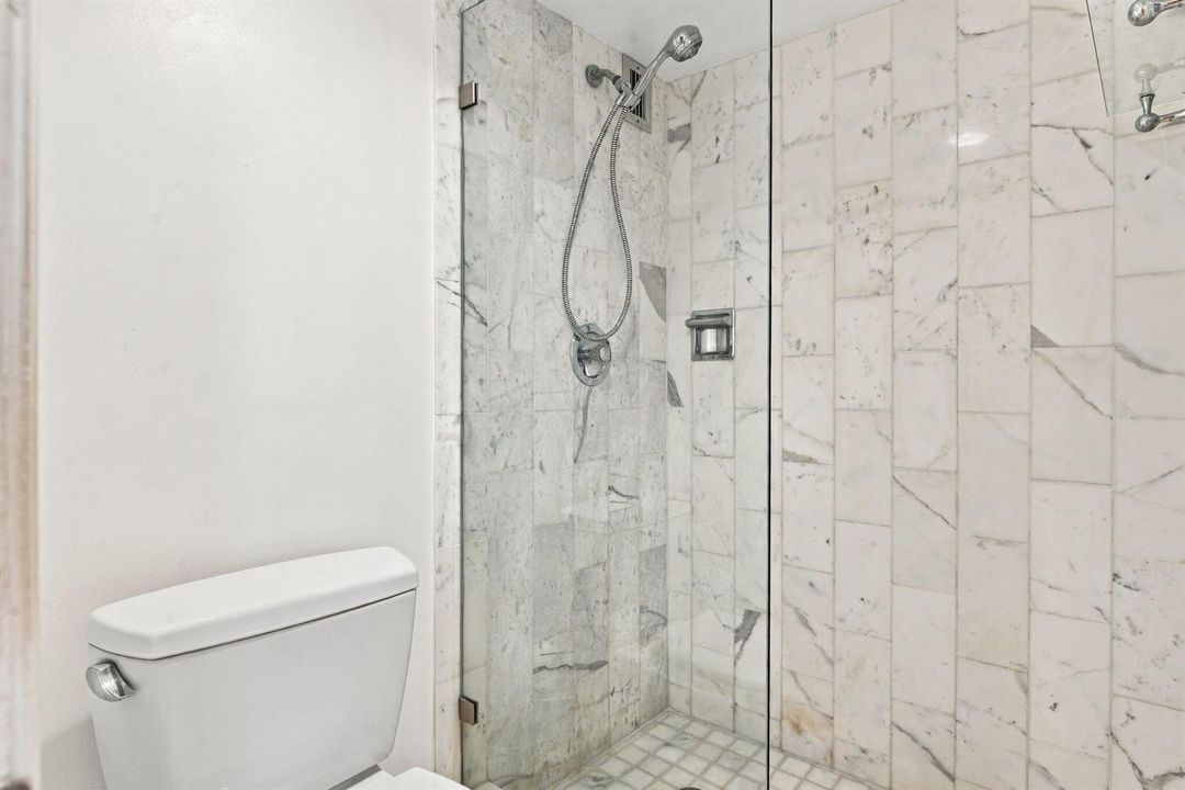 23-web-or-mls-5200-n-ocean-blvd-1112