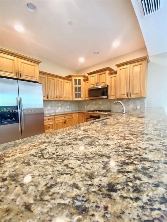 For Rent: $2,900 (2 beds, 2 baths, 1950 Square Feet)