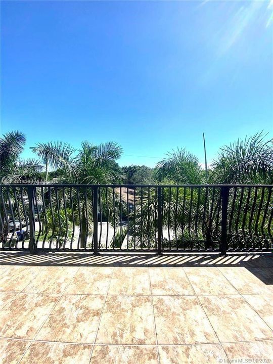 For Rent: $2,900 (2 beds, 2 baths, 1950 Square Feet)