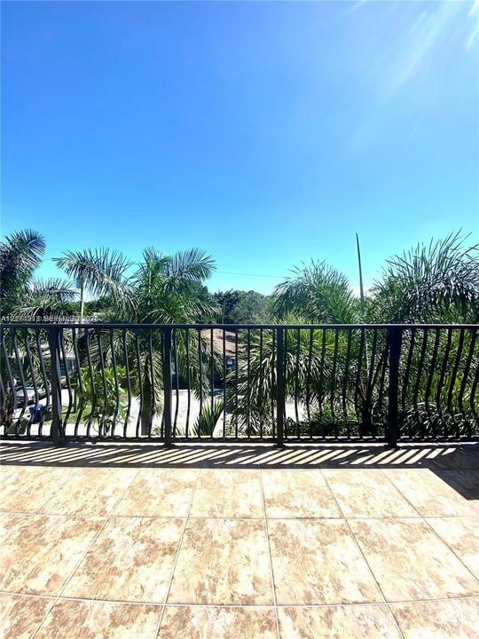 For Rent: $2,900 (2 beds, 2 baths, 1950 Square Feet)
