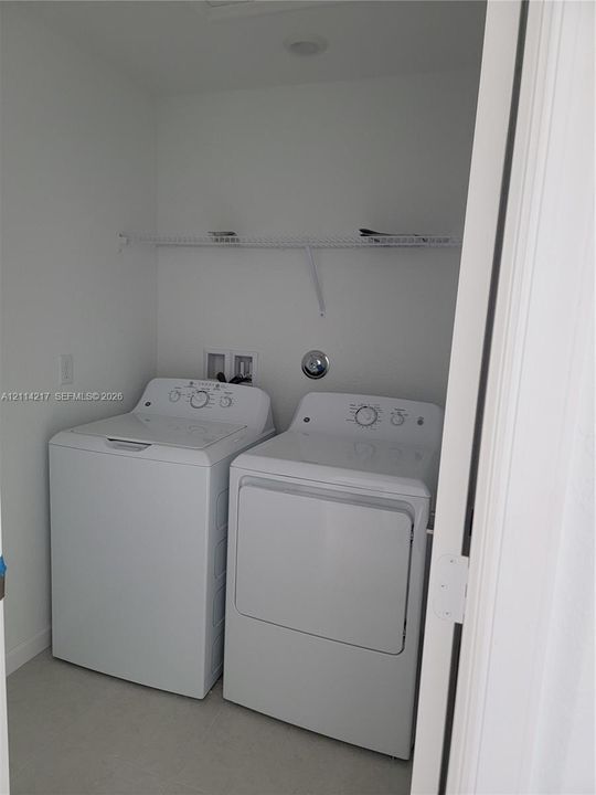 В аренду: $3,000 (4 спален, 2 ванн, 1871 Квадратных фут)