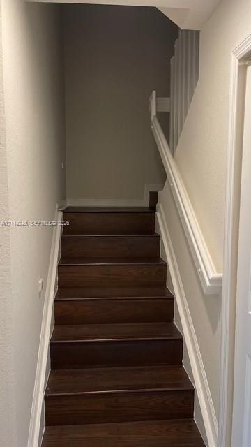 В аренду: $2,800 (3 спален, 2 ванн, 1385 Квадратных фут)