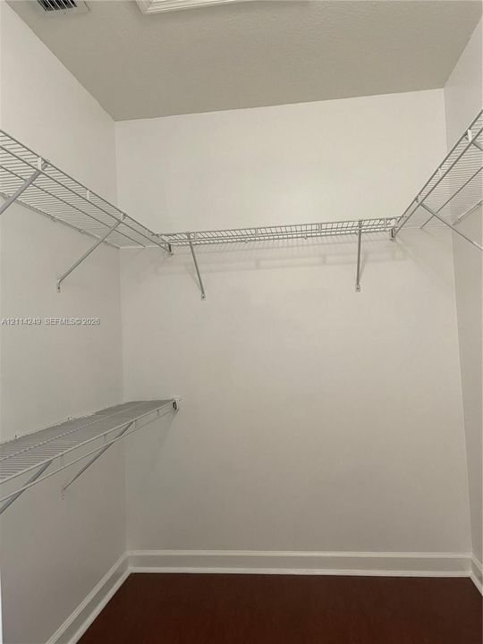 En Renta: $3,750 (4 camas, 3 baños, 2152 Pies cuadrados)