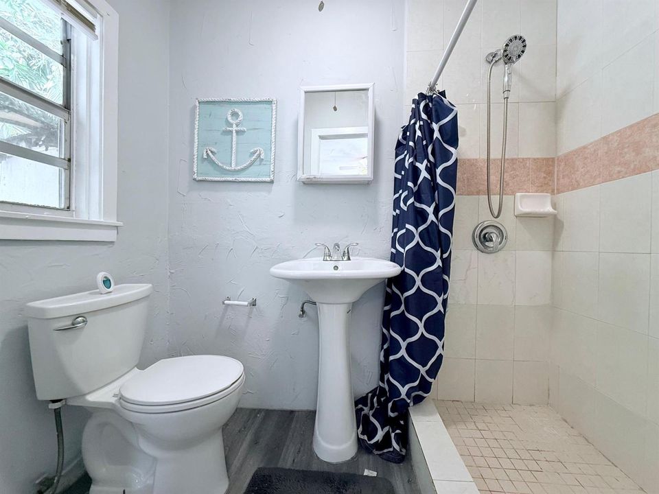 kanuga bathroom