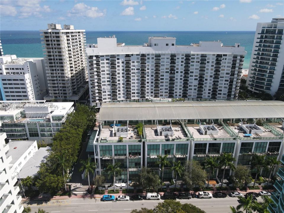 For Rent: $3,600 (1 beds, 1 baths, 1011 Square Feet)