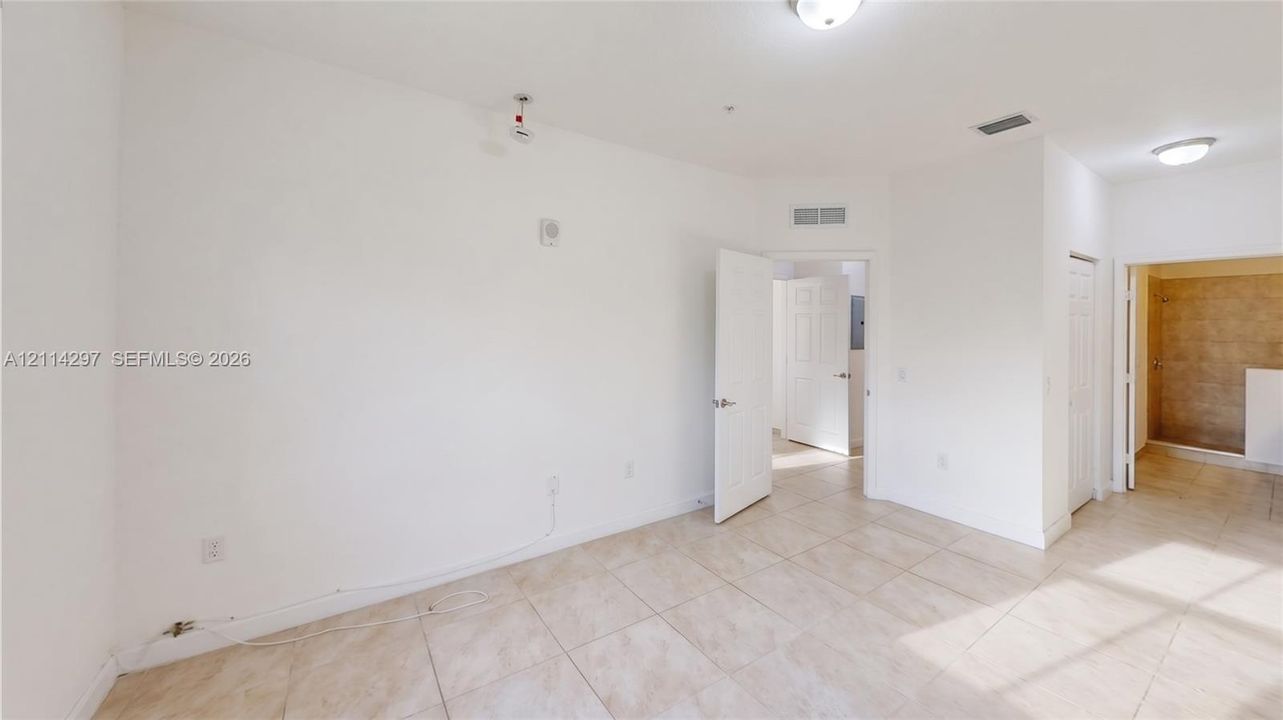 En Renta: $2,875 (3 camas, 2 baños, 1349 Pies cuadrados)