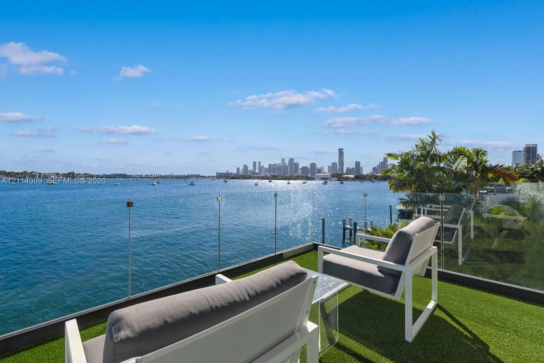 For Sale: $26,000,000 (7 beds, 8 baths, 7886 Square Feet)