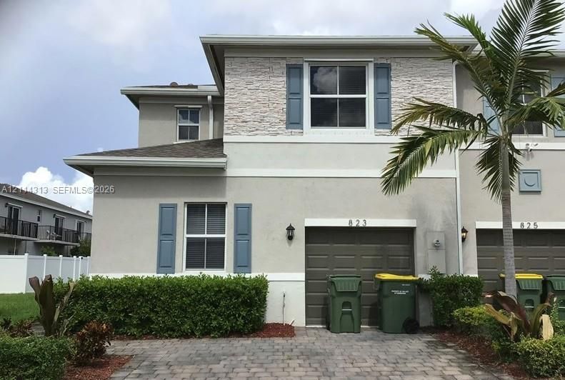 For Sale: $200,000 (4 beds, 3 baths, 1757 Square Feet)