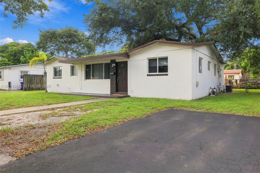 Ample driveway
