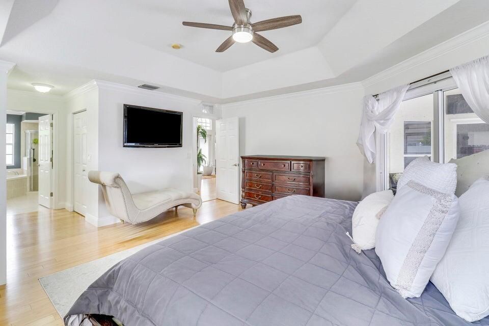 Owners bed 3