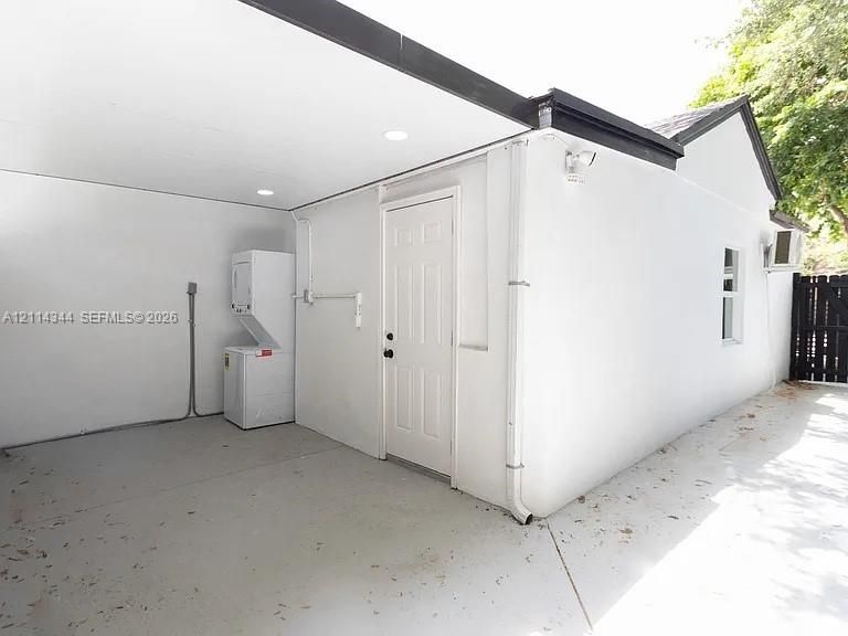 For Rent: $1,700 (0 beds, 1 baths, 400 Square Feet)