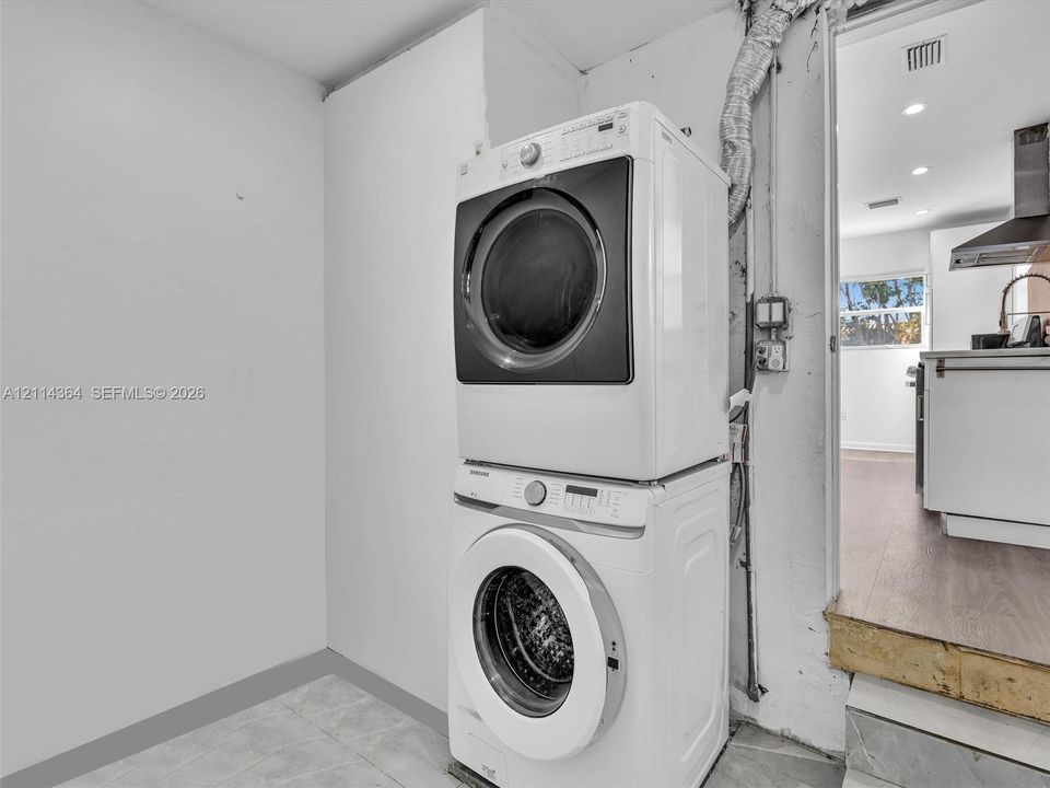 For Rent: $6,500 (3 beds, 3 baths, 1782 Square Feet)