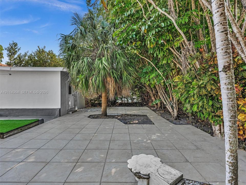 For Rent: $6,500 (3 beds, 3 baths, 1782 Square Feet)