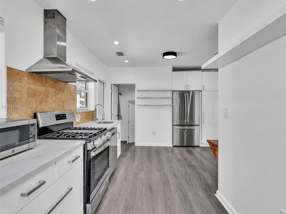 For Rent: $6,500 (3 beds, 3 baths, 1782 Square Feet)