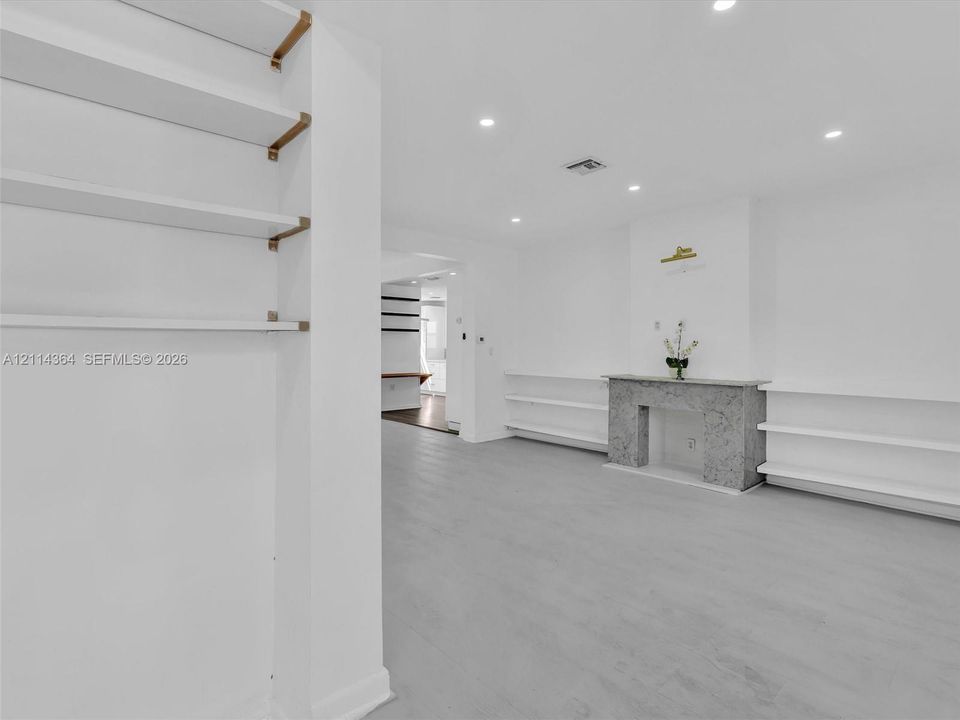 For Rent: $6,500 (3 beds, 3 baths, 1782 Square Feet)