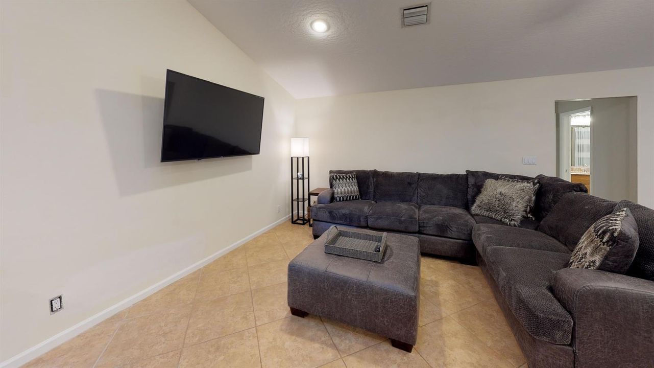 1835-Staimford-Cir-Living-Room(2)