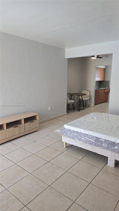For Rent: $1,600 (0 beds, 1 baths, 400 Square Feet)