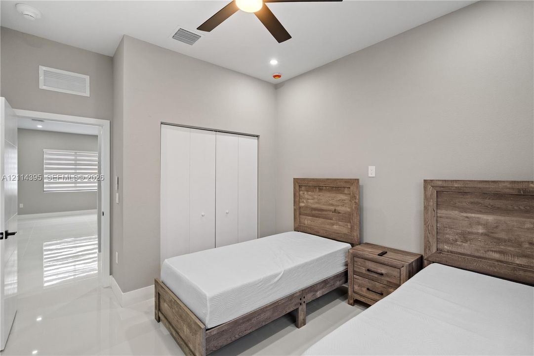 For Sale: $625,000 (3 beds, 3 baths, 1600 Square Feet)