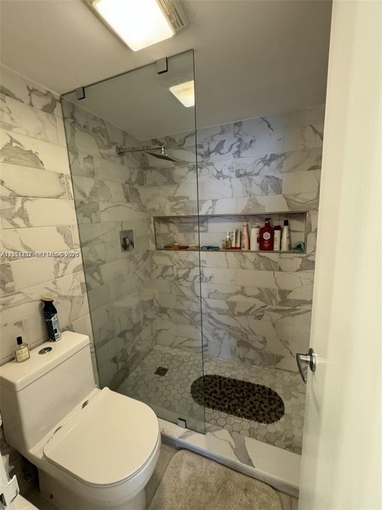 For Sale: $448,900 (1 beds, 1 baths, 896 Square Feet)