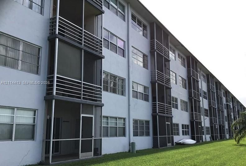 For Sale: $55,000 (2 beds, 2 baths, 1050 Square Feet)