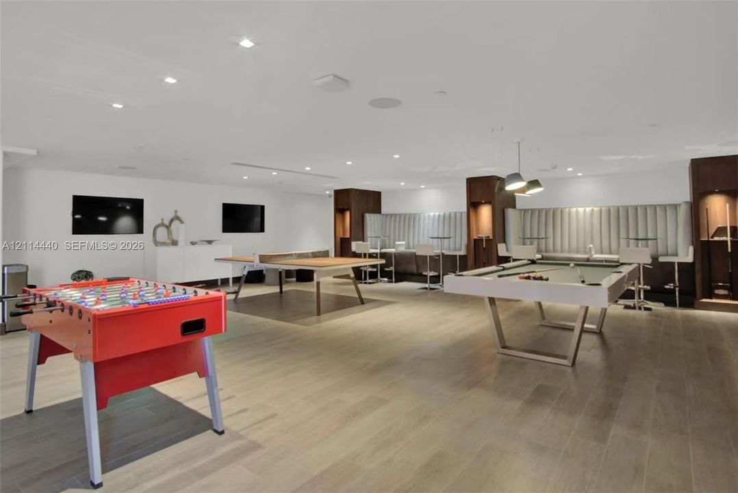For Sale: $1,298,000 (3 beds, 3 baths, 1524 Square Feet)