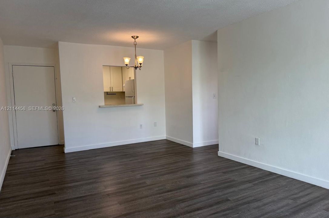 В аренду: $1,750 (2 спален, 1 ванн, 6866 Квадратных фут)