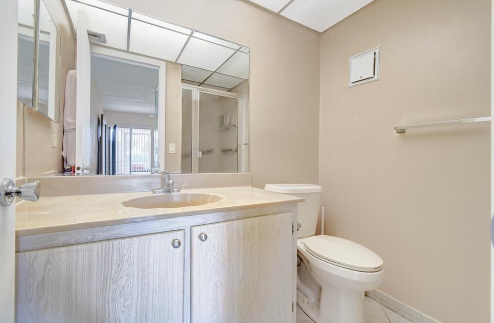 Bathroom 1 vanity
