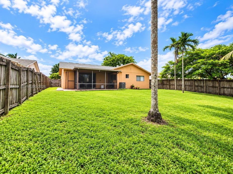 For Sale: $480,000 (3 beds, 2 baths, 1384 Square Feet)