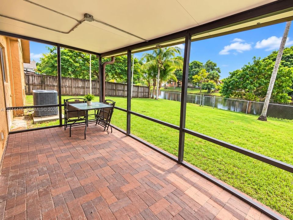 For Sale: $480,000 (3 beds, 2 baths, 1384 Square Feet)