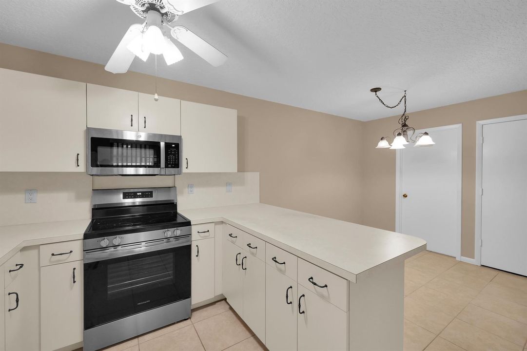 5913 SE WINDSONG Lane 834