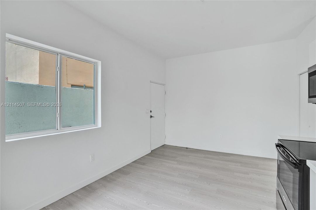 В аренду: $2,245 (1 спален, 1 ванн, 0 Квадратных фут)