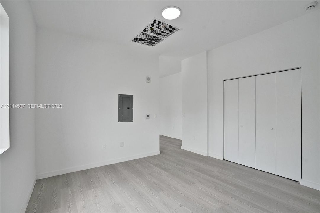 В аренду: $2,245 (1 спален, 1 ванн, 0 Квадратных фут)