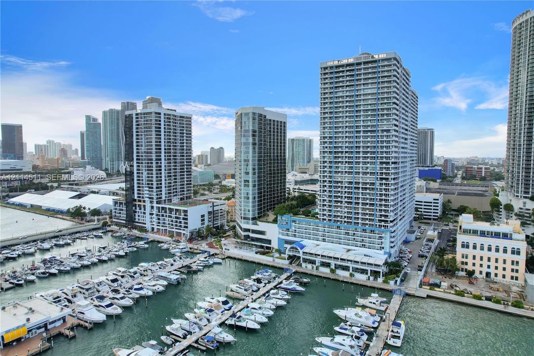 For Rent: $3,500 (1 beds, 1 baths, 1048 Square Feet)