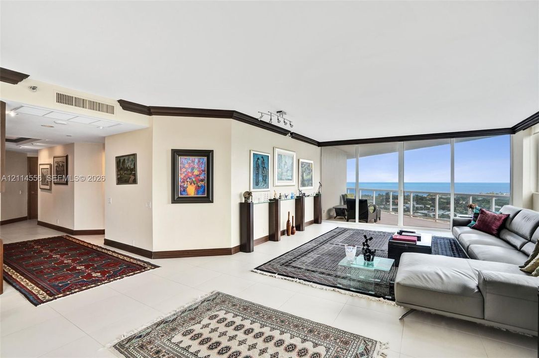 For Sale: $1,100,000 (2 beds, 2 baths, 2240 Square Feet)