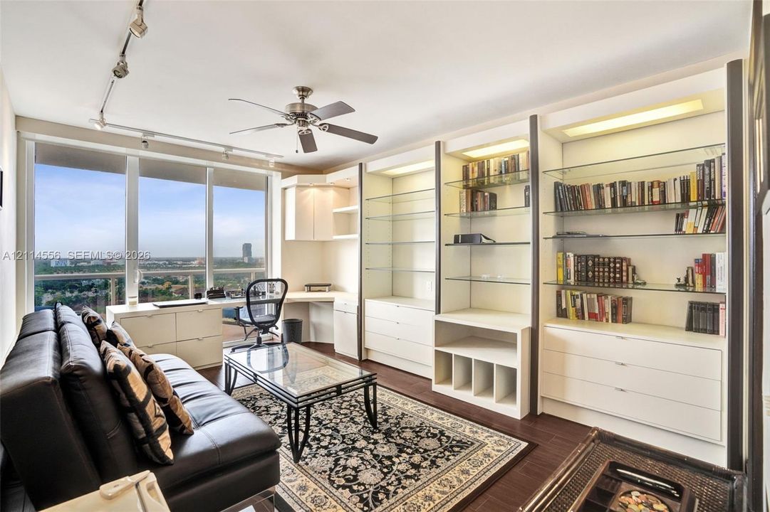 For Sale: $1,100,000 (2 beds, 2 baths, 2240 Square Feet)