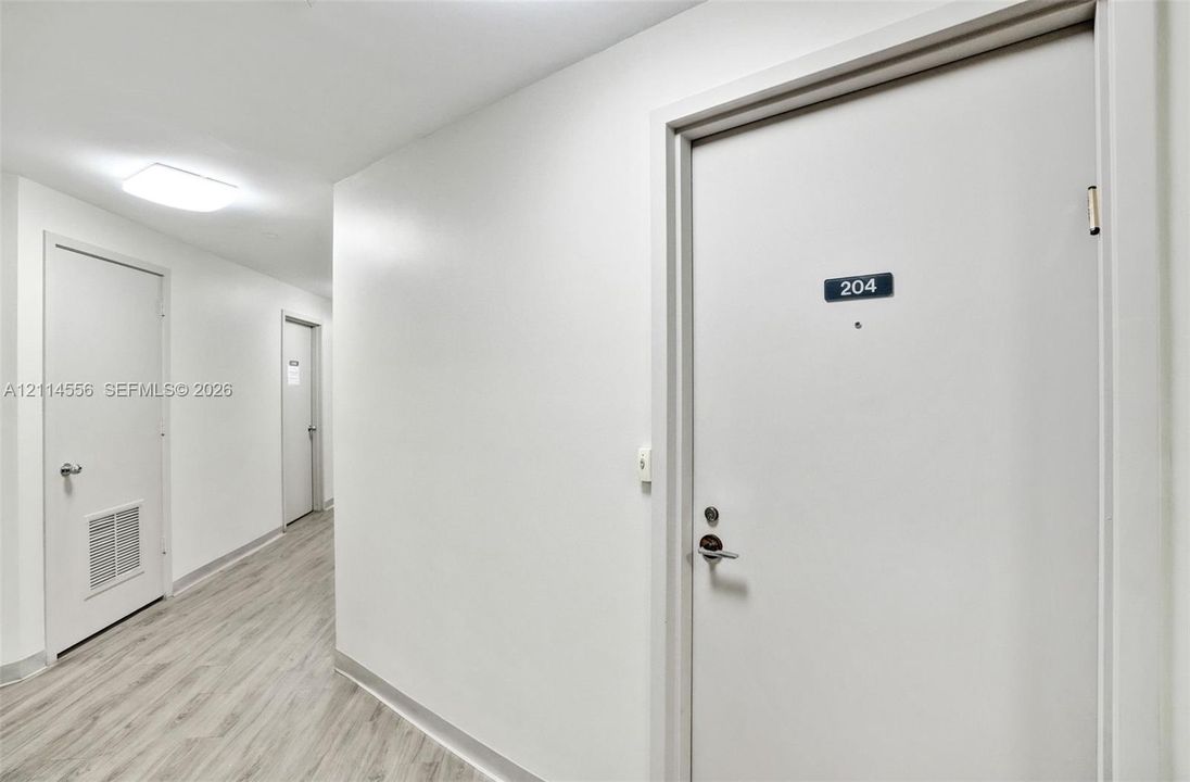 For Sale: $1,100,000 (2 beds, 2 baths, 2240 Square Feet)