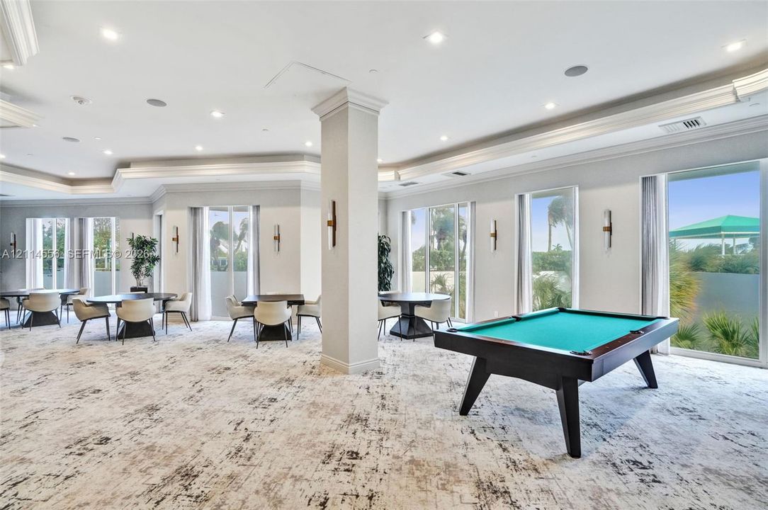 For Sale: $1,100,000 (2 beds, 2 baths, 2240 Square Feet)
