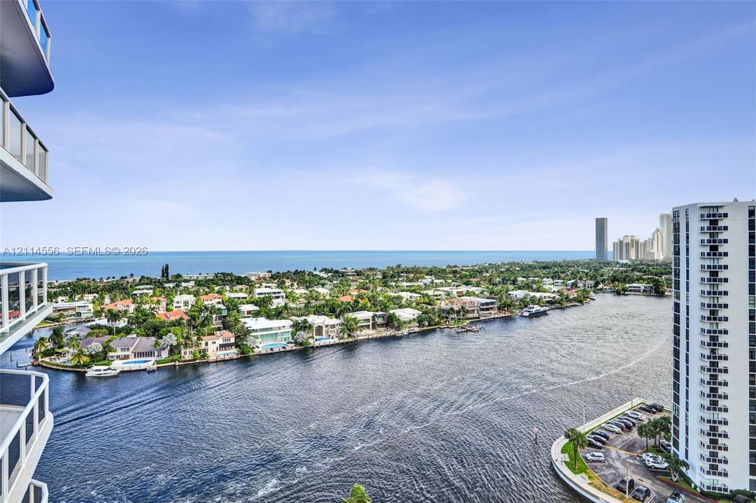 For Sale: $1,100,000 (2 beds, 2 baths, 2240 Square Feet)