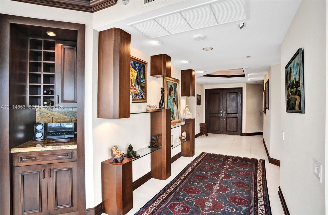 For Sale: $1,100,000 (2 beds, 2 baths, 2240 Square Feet)