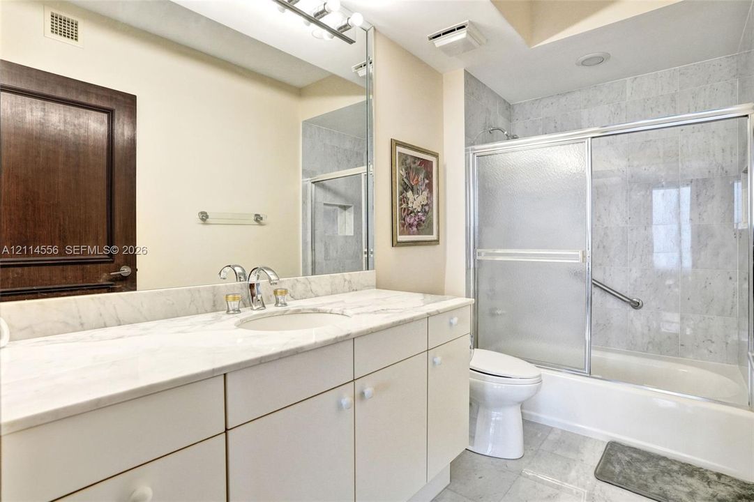 For Sale: $1,100,000 (2 beds, 2 baths, 2240 Square Feet)